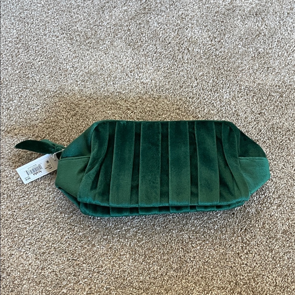 Elegant Green Velvet Clutch